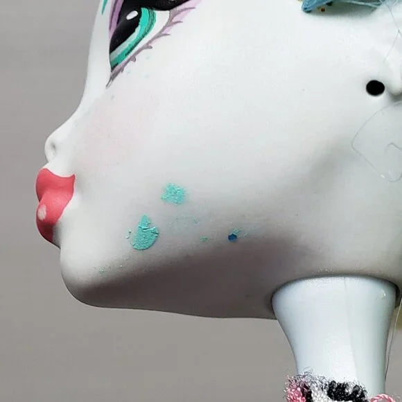 Monster High Doll Emoji Lagoona Blue - Picture 6 of 7